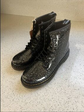 Dr. Martens 1460 J Black Silver Glitter Kids Boot NWT Size 5 US / EU 36